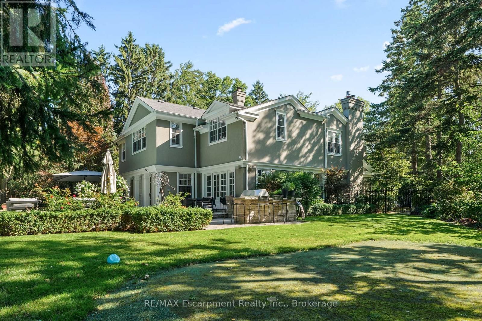 146 ABBEY COURT Image 9