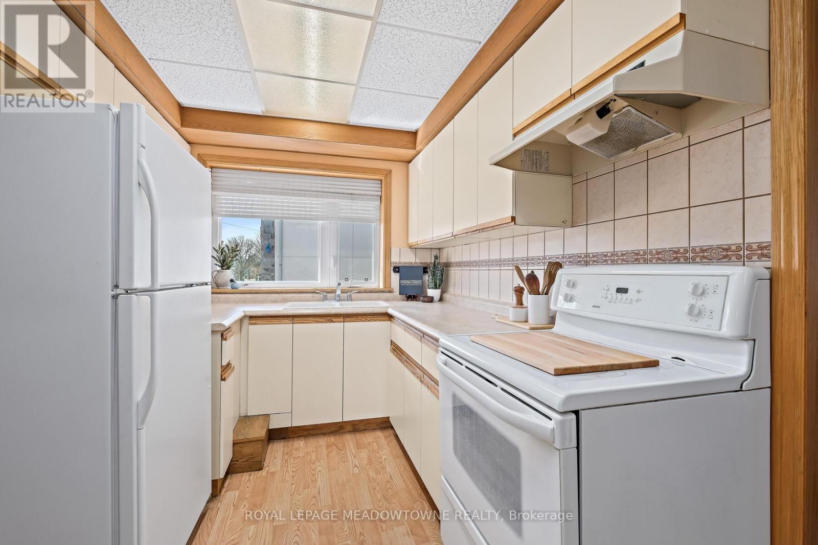 37 PRINCE CHARLES DRIVE Image 12