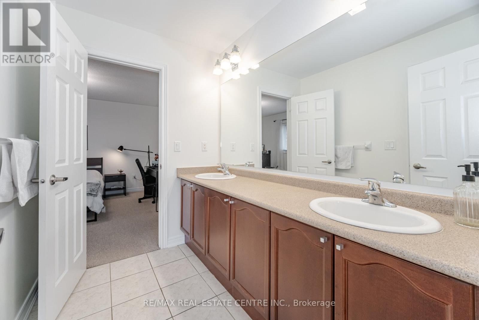 3401 HIDEAWAY PLACE Image 35