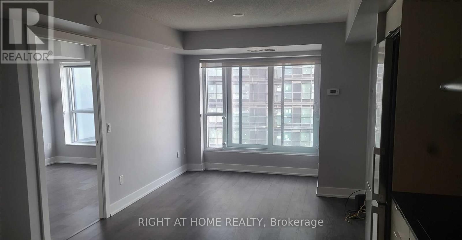 2805 - 7 MABELLE AVENUE Image 25