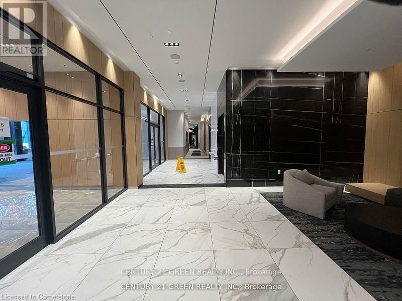 2105 - 202 BURNHAMTHORPE ROAD EAST Image 4