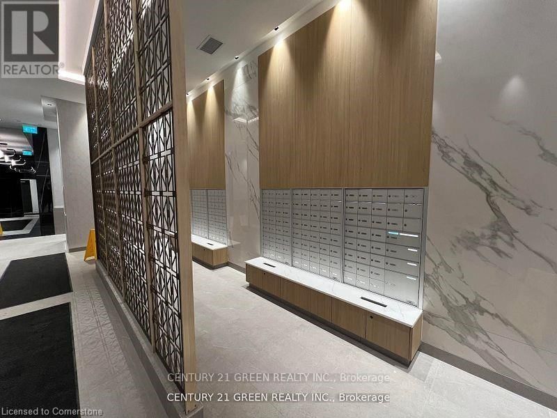 2105 - 202 BURNHAMTHORPE ROAD EAST Image 7