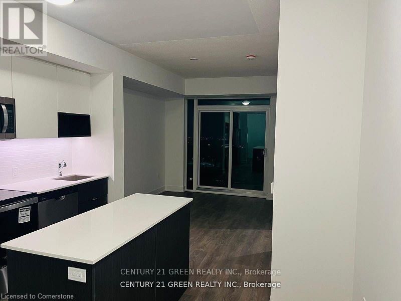 2105 - 202 BURNHAMTHORPE ROAD EAST Image 9