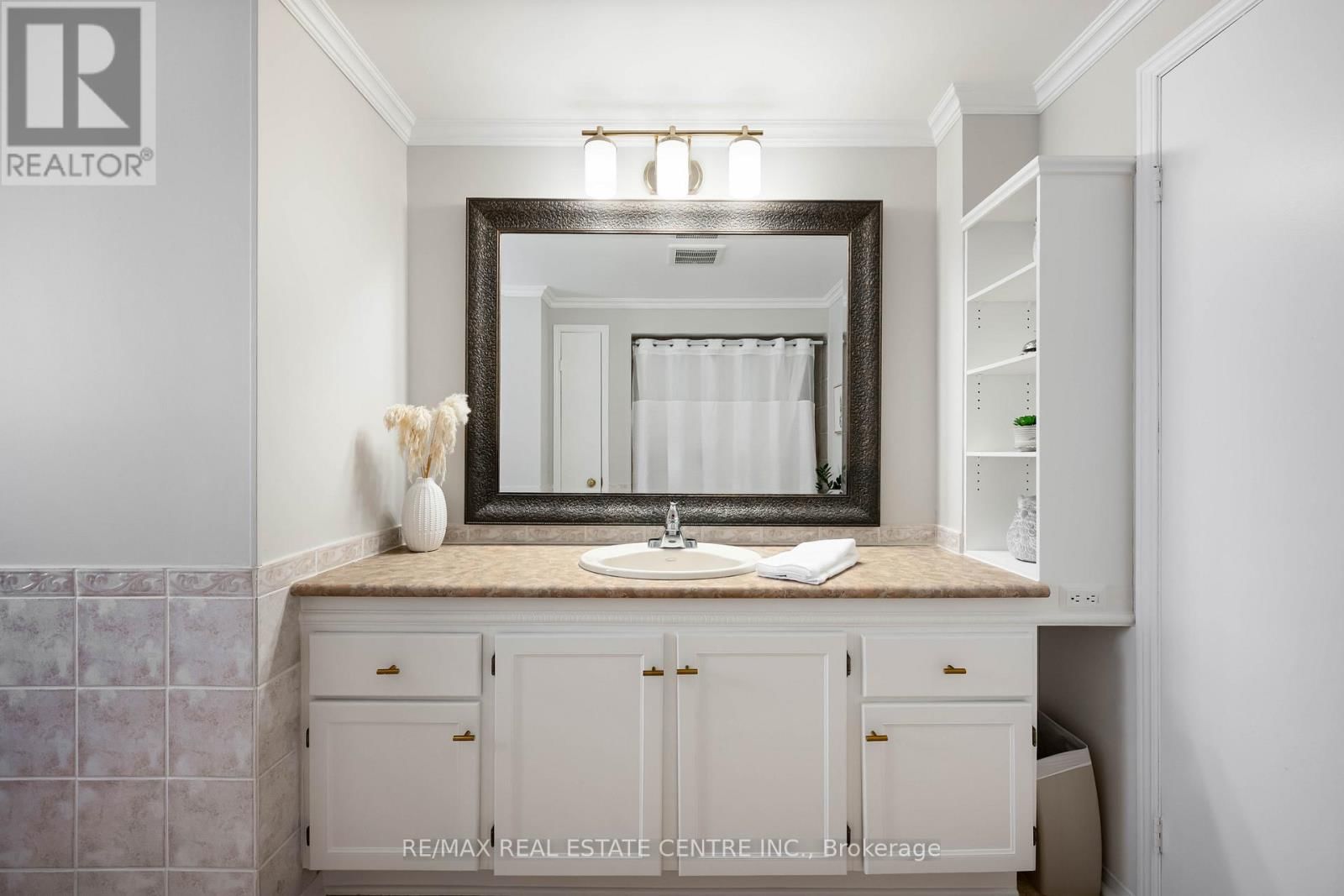 8 PASSMORE AVENUE Image 20