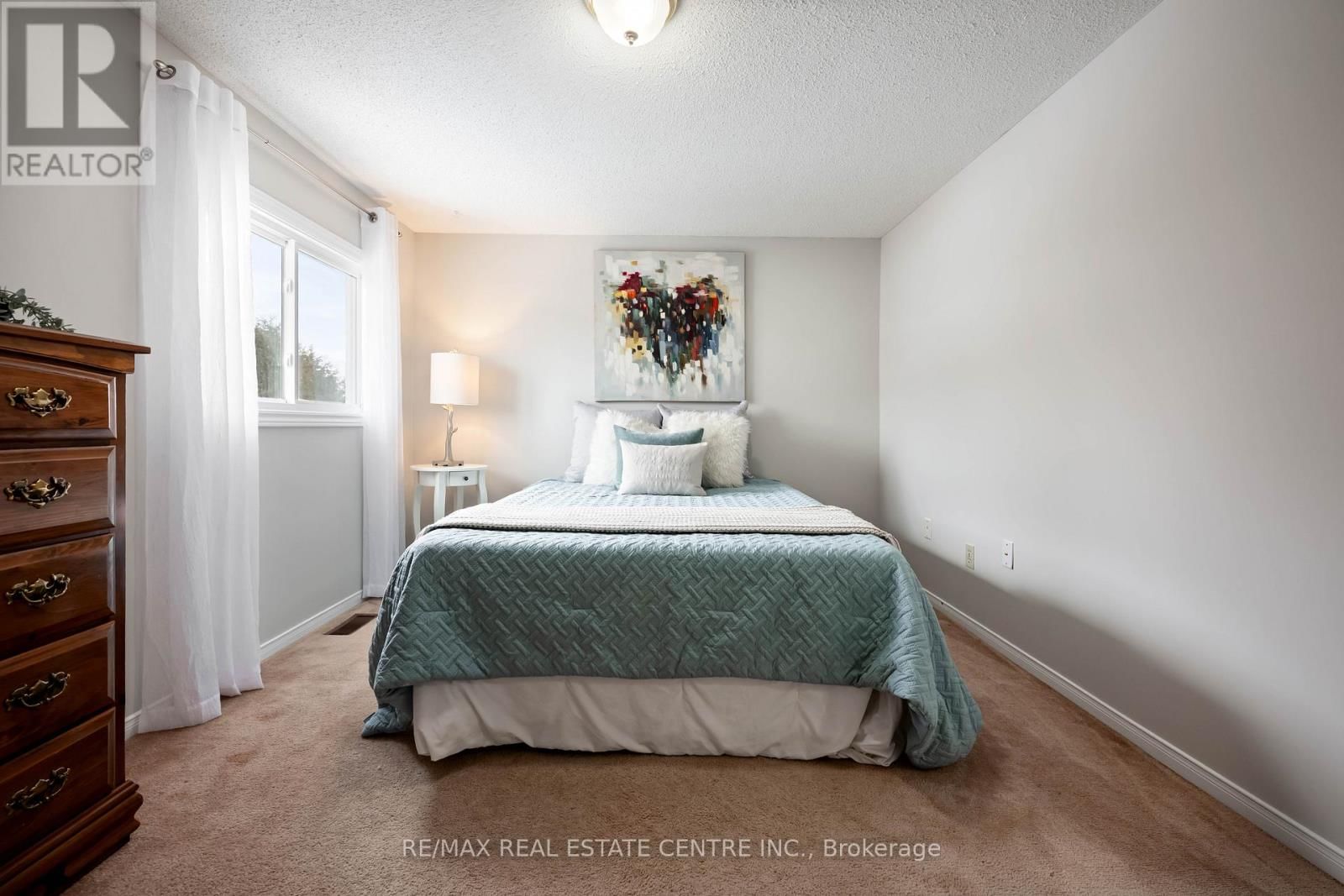 8 PASSMORE AVENUE Image 25