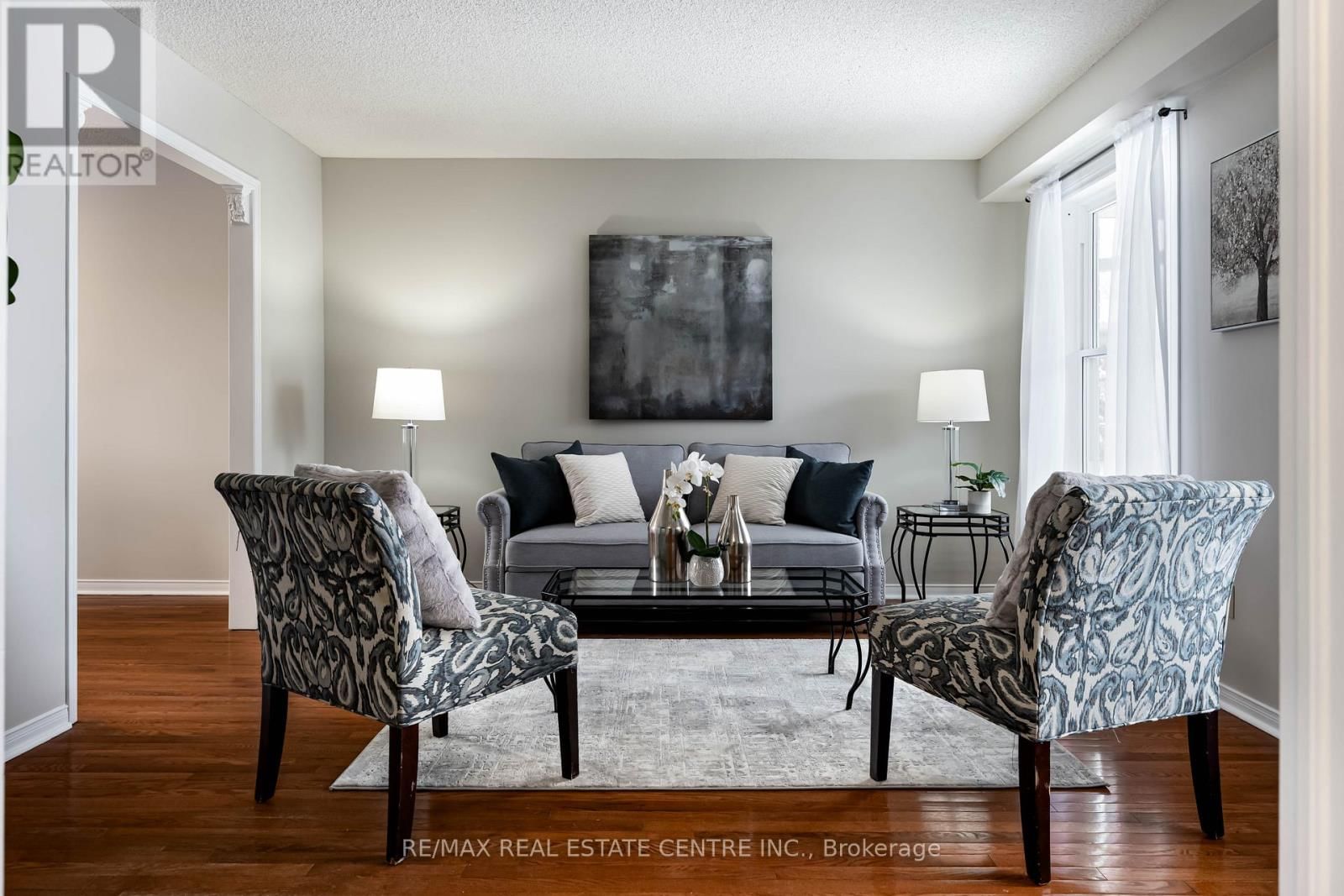 8 PASSMORE AVENUE Image 3