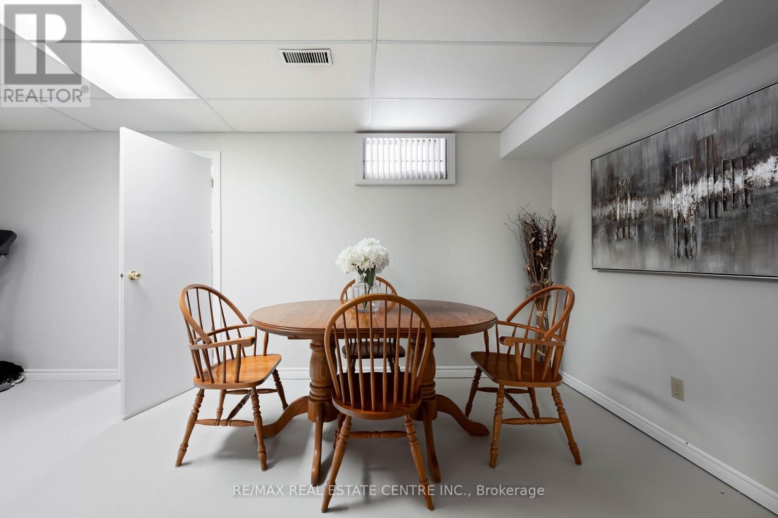 8 PASSMORE AVENUE Image 34