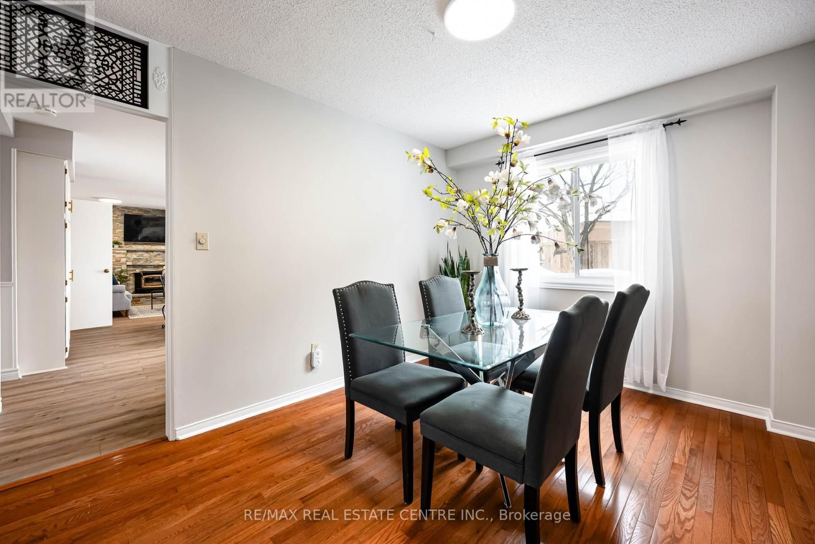 8 PASSMORE AVENUE Image 6