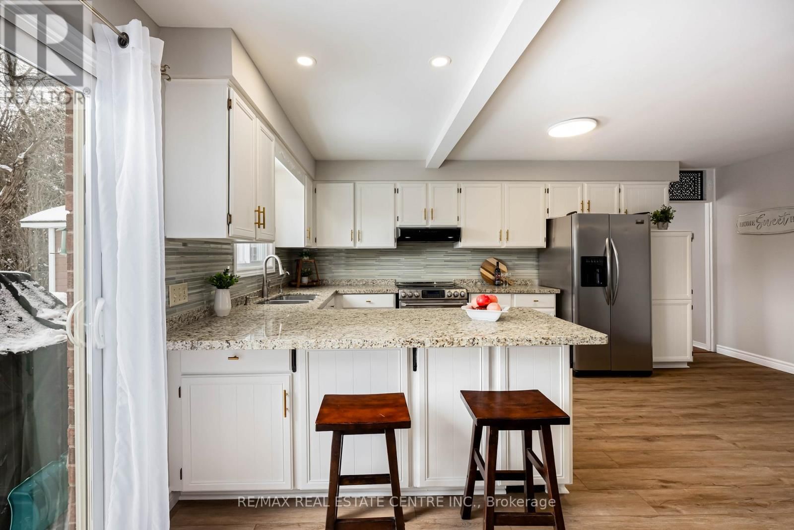 8 PASSMORE AVENUE Image 8