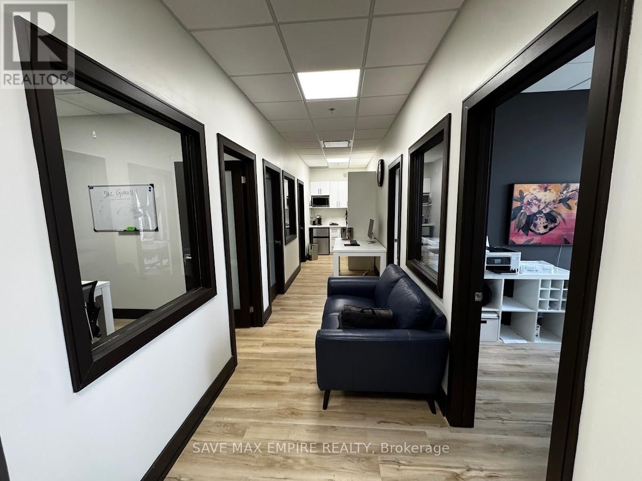 305 - 1670 NORTH SERVICE ROAD Image 5