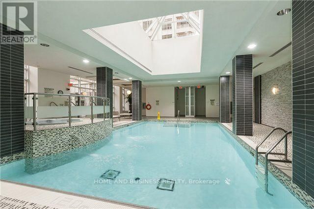 2701 - 330 BURNHAMTHORPE ROAD WEST Image 10