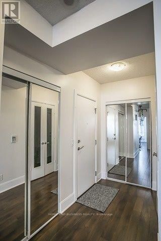 2701 - 330 BURNHAMTHORPE ROAD WEST Image 6