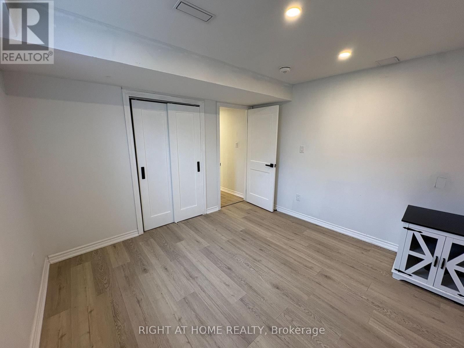 1501 TAMARCK POINT Image 10