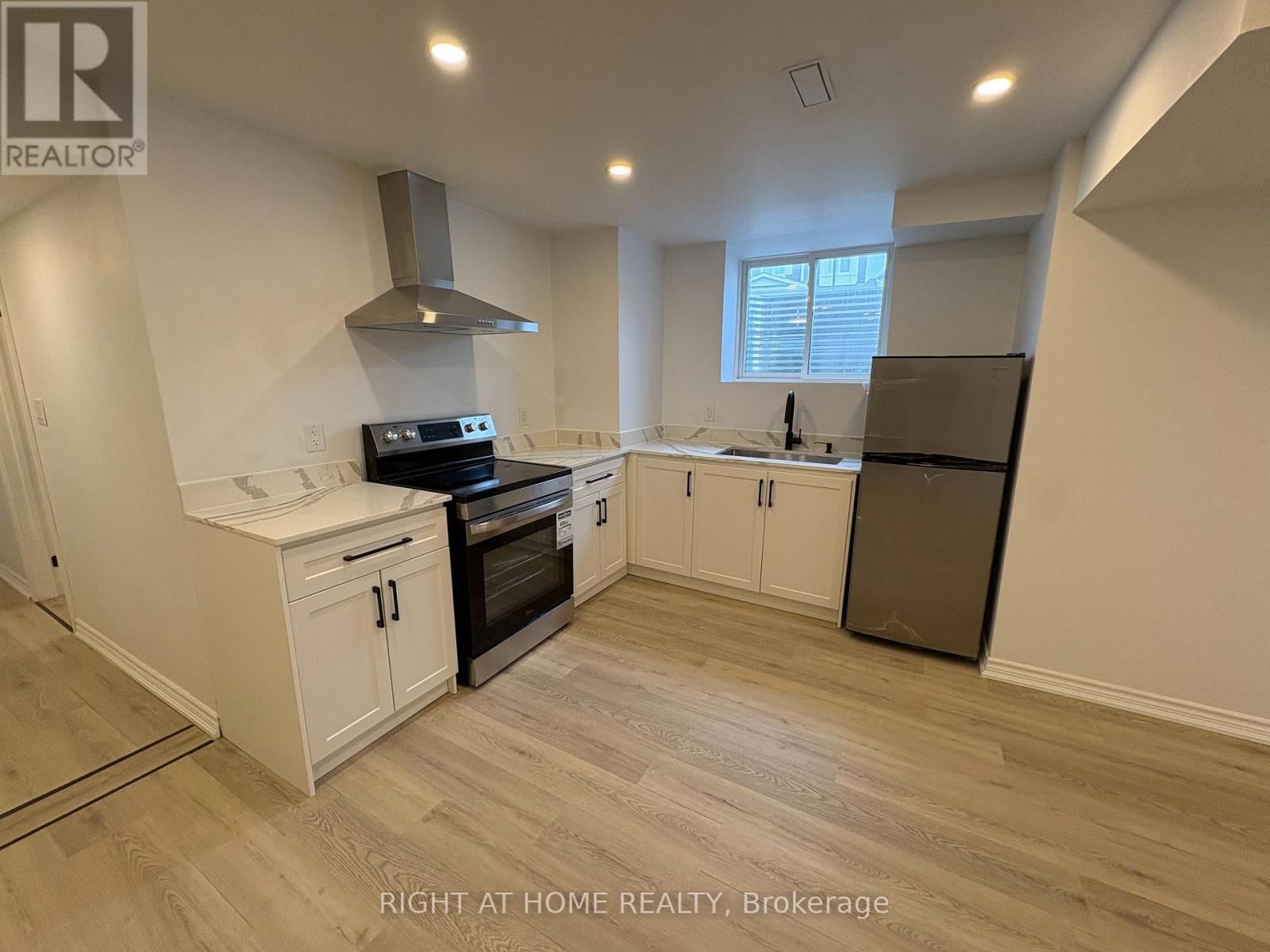 1501 TAMARCK POINT Image 17