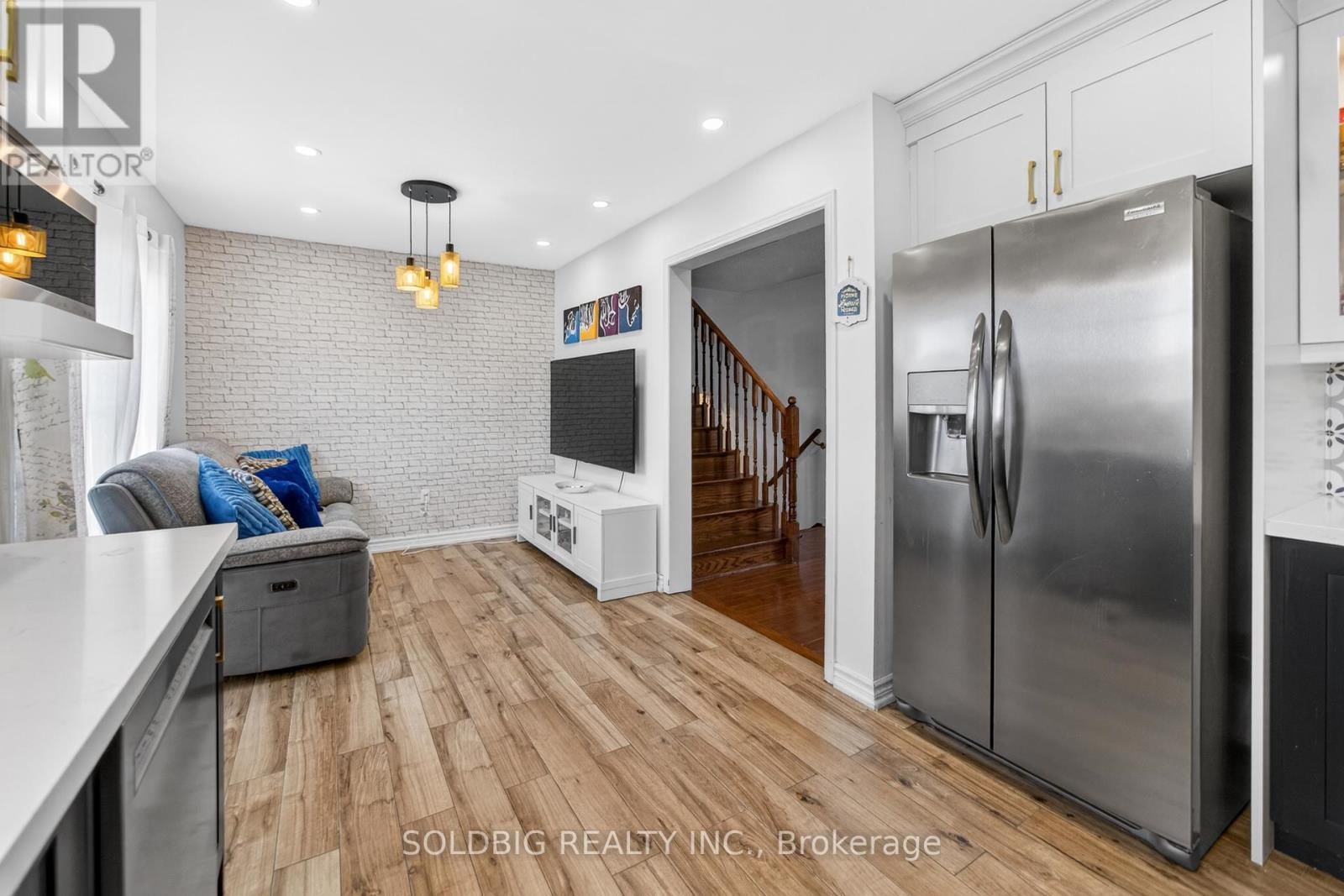 424 CHANDLER CRESCENT Image 11