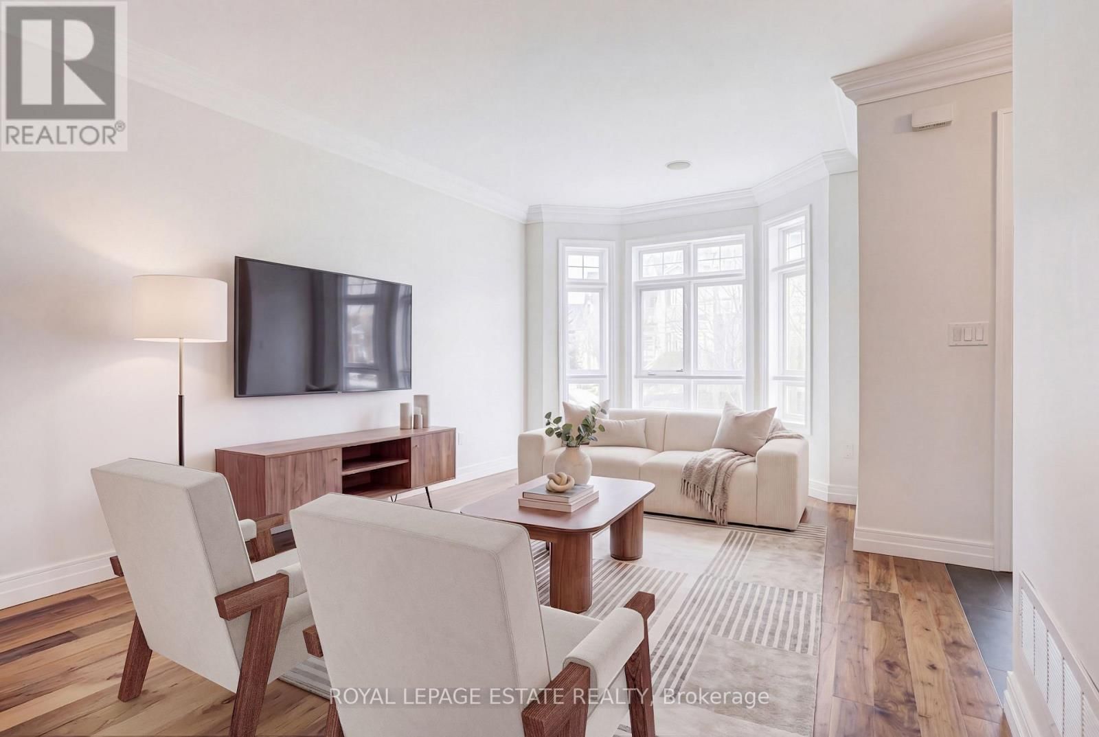 66 COMPASS WAY Image 9