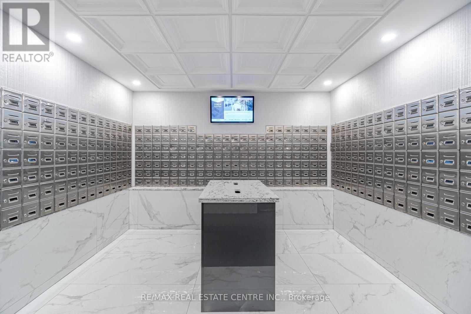 811 - 115 HILLCREST AVENUE Image 28