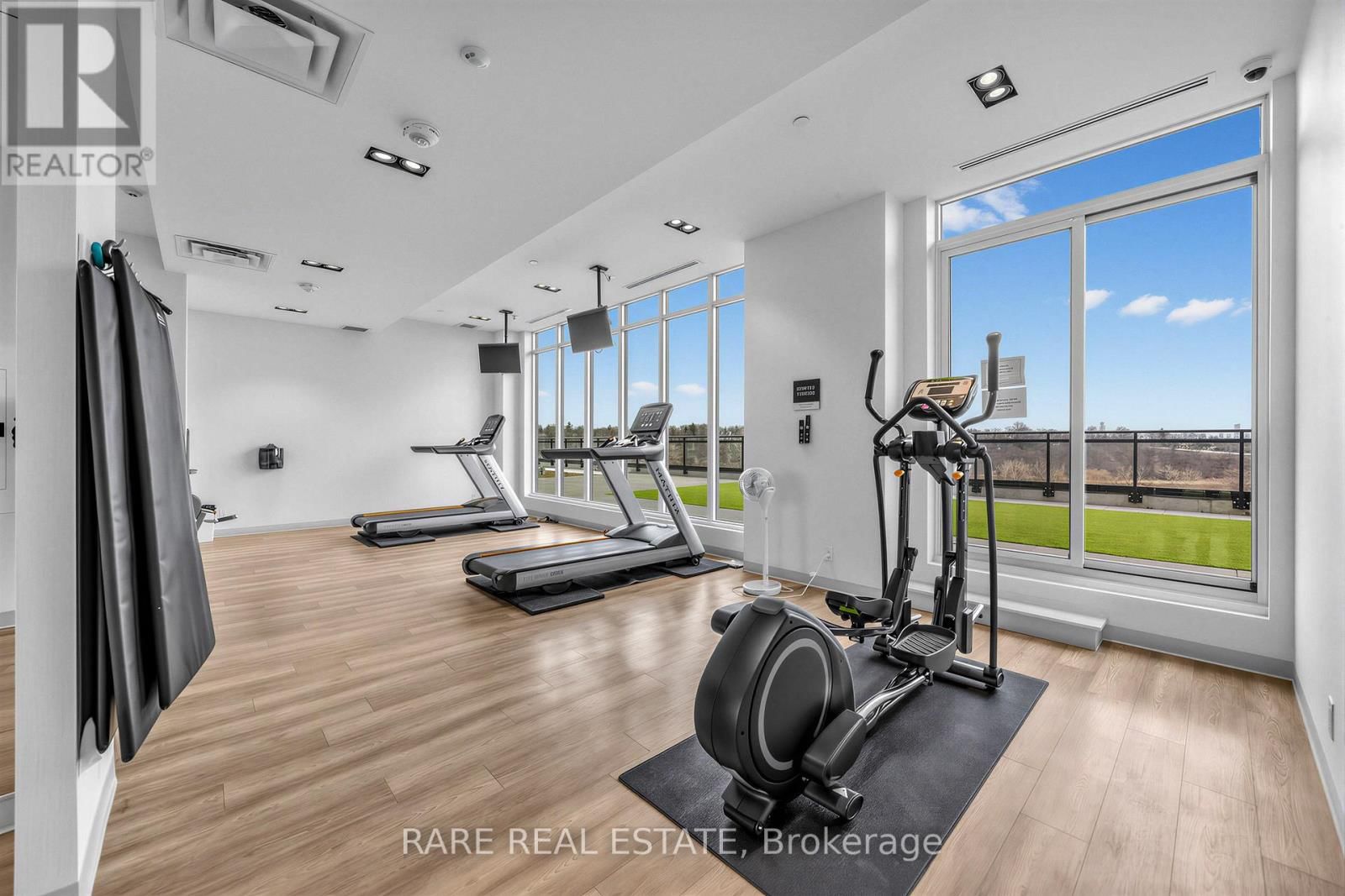 403 - 1 NEIGHBOURHOOD LANE Image 17