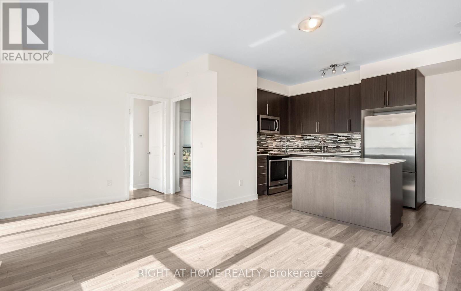 1207 - 4655 GLEN ERIN DRIVE Image 13