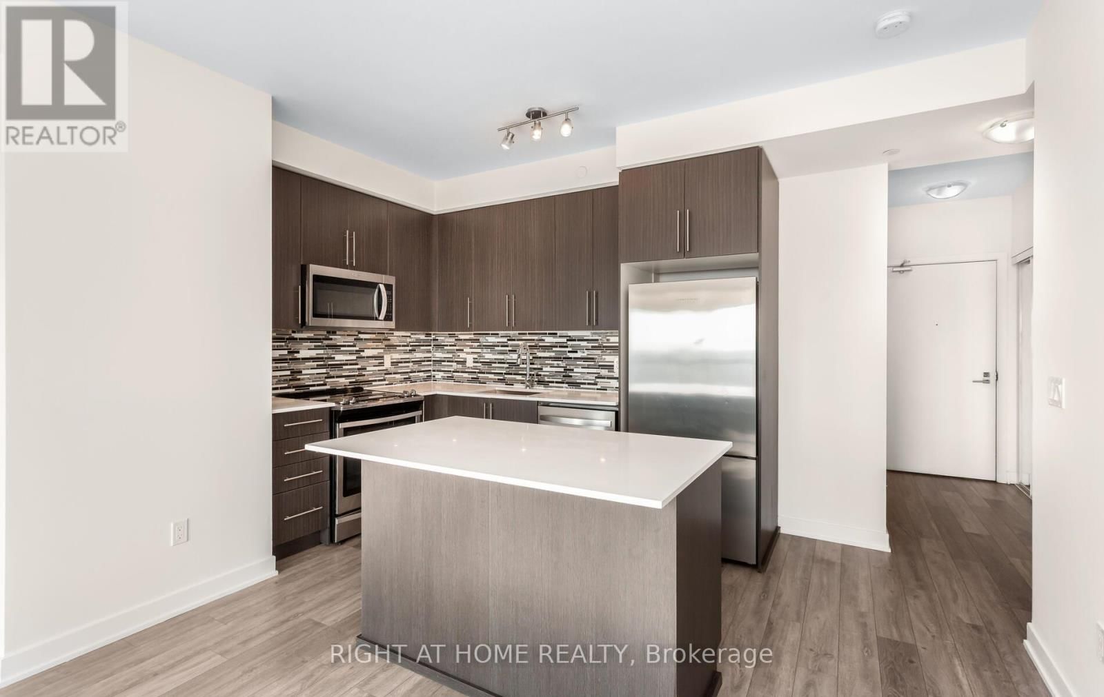 1207 - 4655 GLEN ERIN DRIVE Image 16