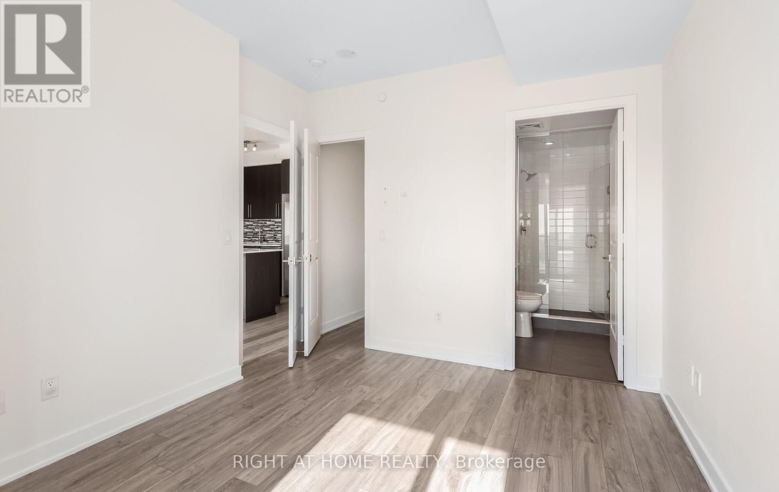 1207 - 4655 GLEN ERIN DRIVE Image 21