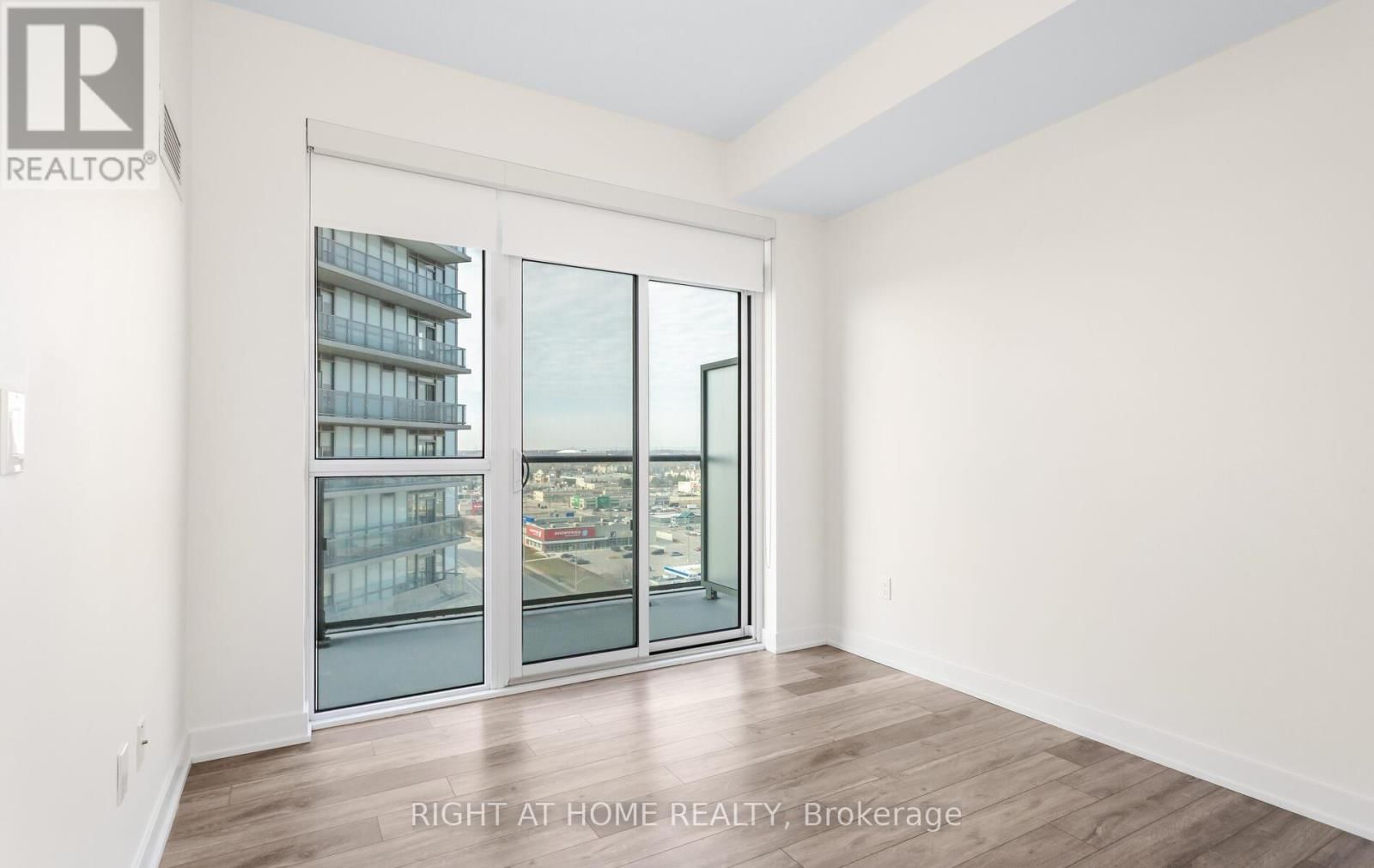 1207 - 4655 GLEN ERIN DRIVE Image 25