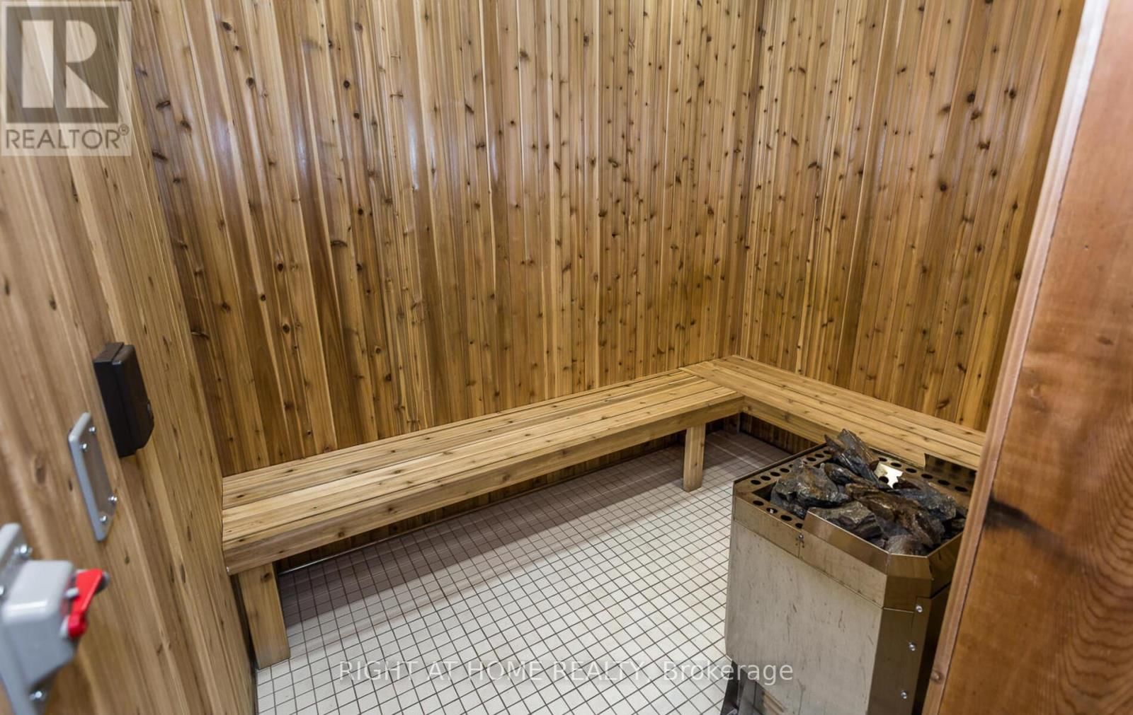 1207 - 4655 GLEN ERIN DRIVE Image 37