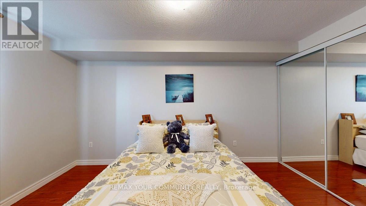 512 - 75 EMMETT AVENUE Image 33