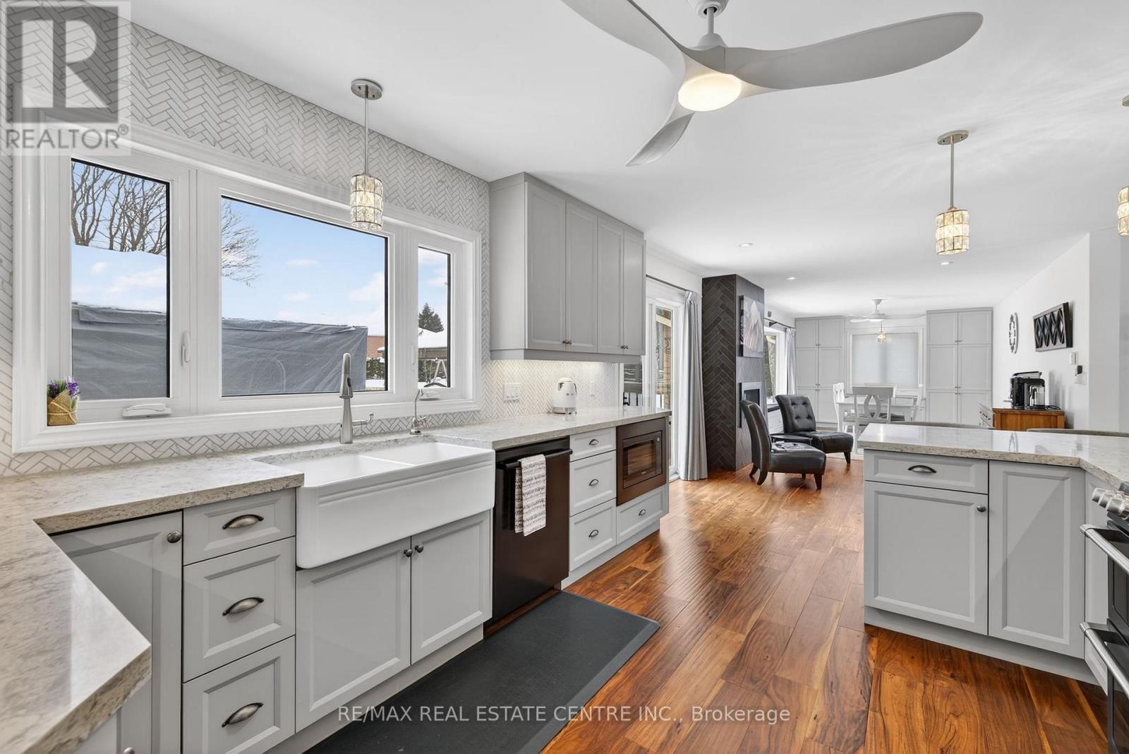 28 STARRVIEW CRESCENT Image 16