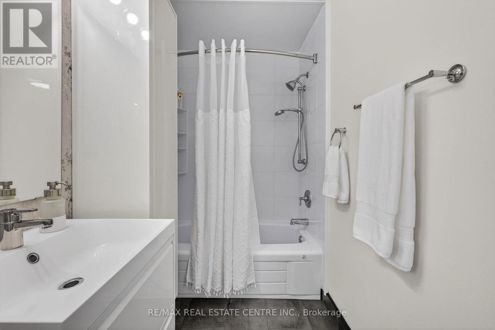 28 STARRVIEW CRESCENT Image 31