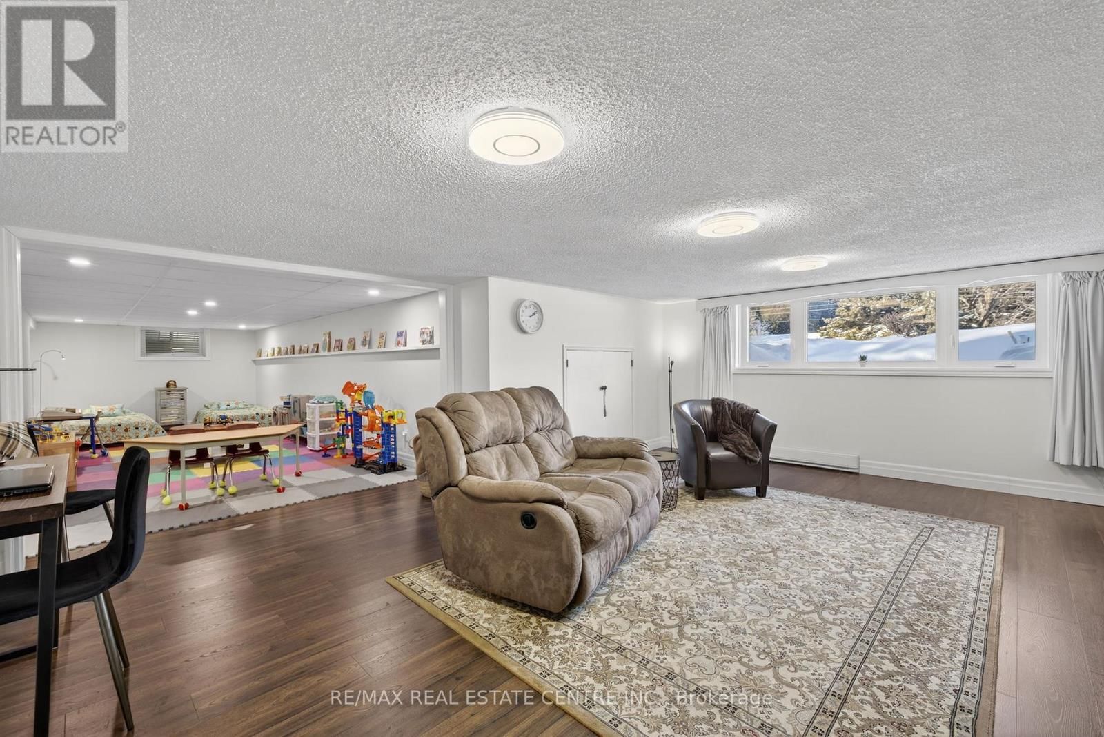 28 STARRVIEW CRESCENT Image 32