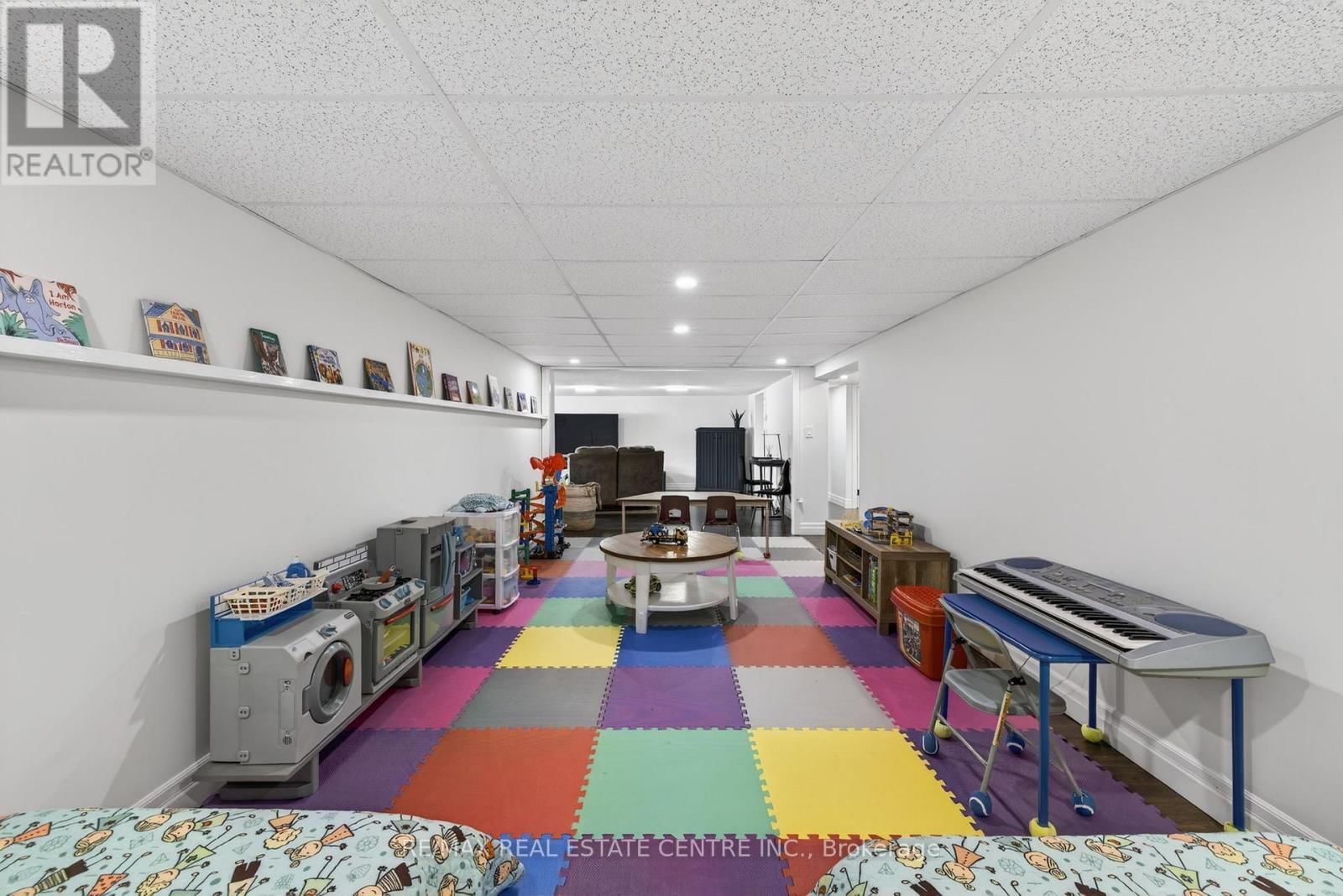 28 STARRVIEW CRESCENT Image 35