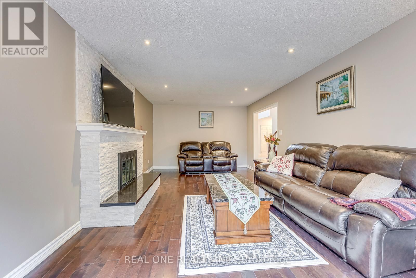 1237 WOODVIEW DRIVE Image 11