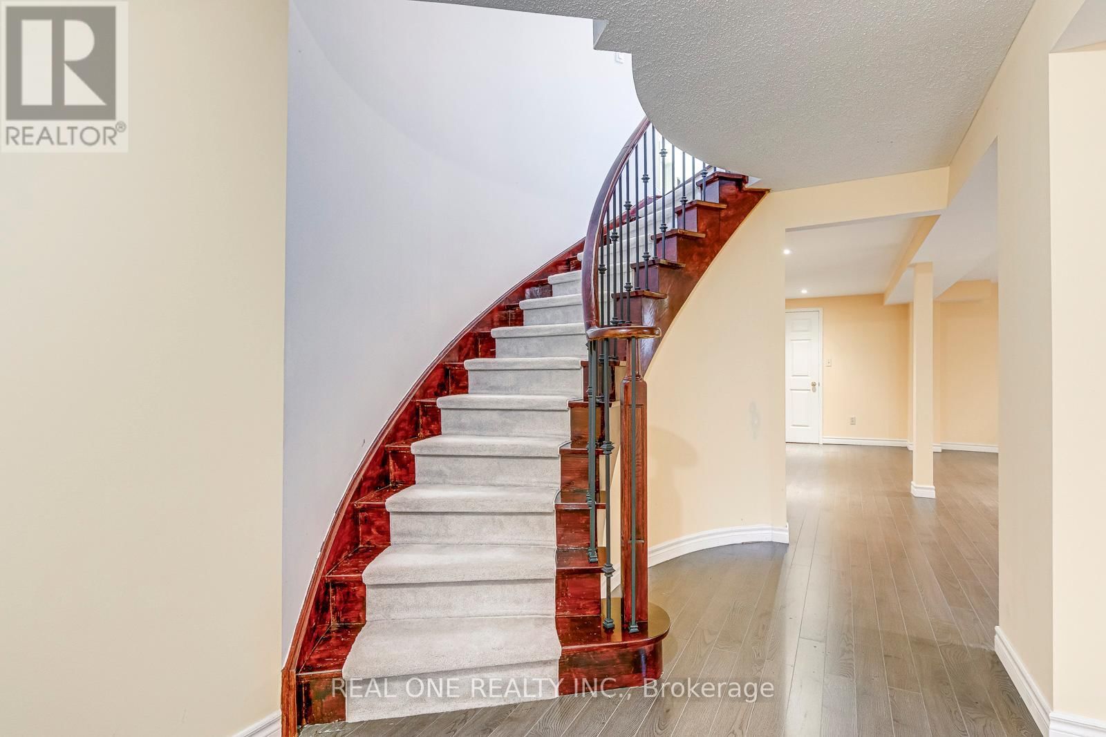 1237 WOODVIEW DRIVE Image 40