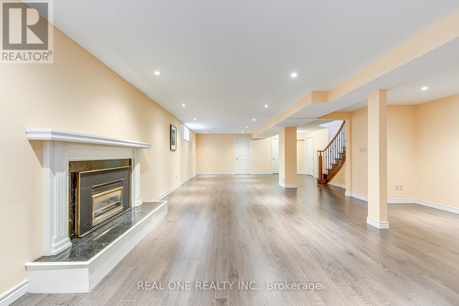 1237 WOODVIEW DRIVE Image 43