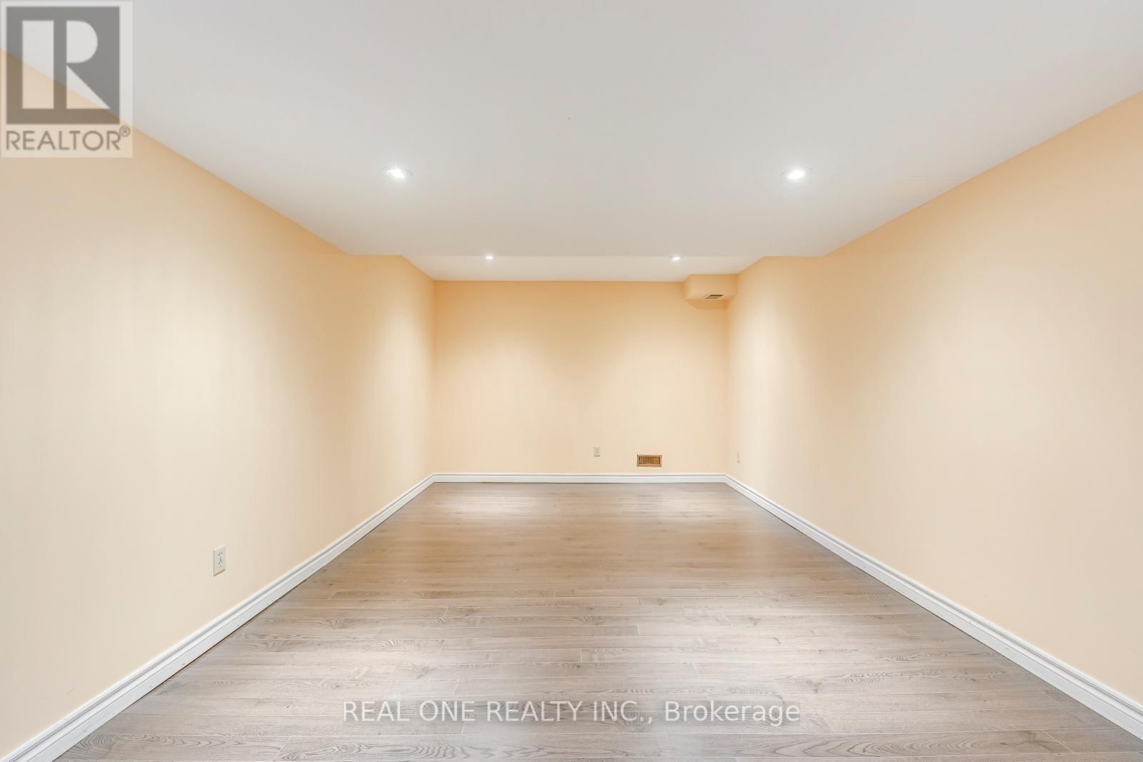 1237 WOODVIEW DRIVE Image 44