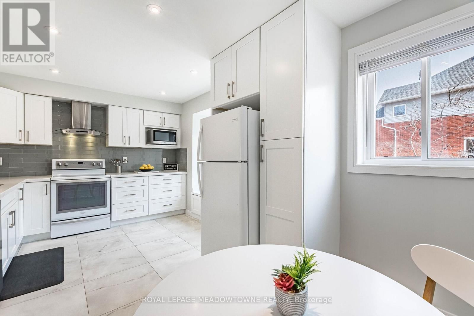 21 - 2300 BRAYS LANE Image 12