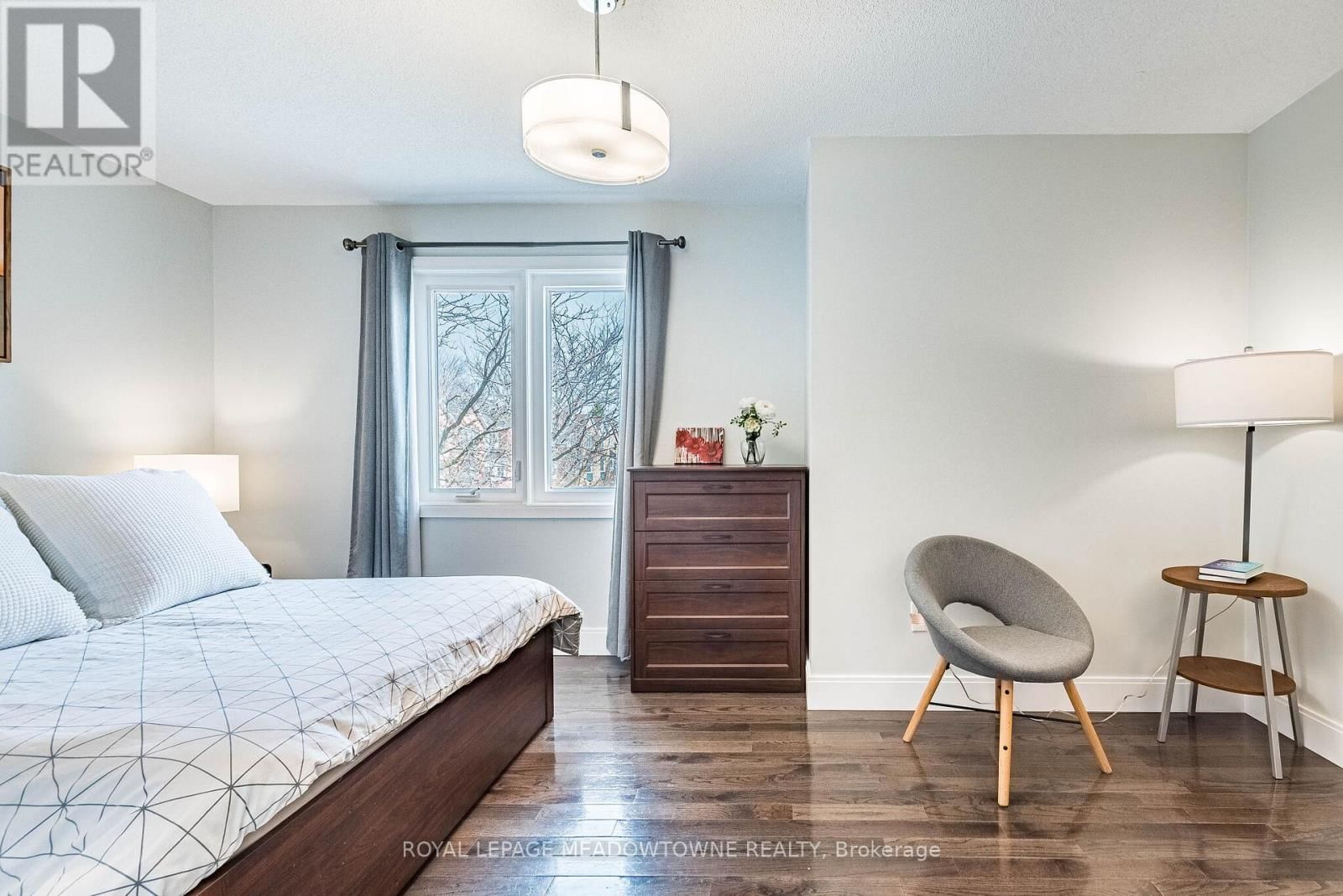 21 - 2300 BRAYS LANE Image 17