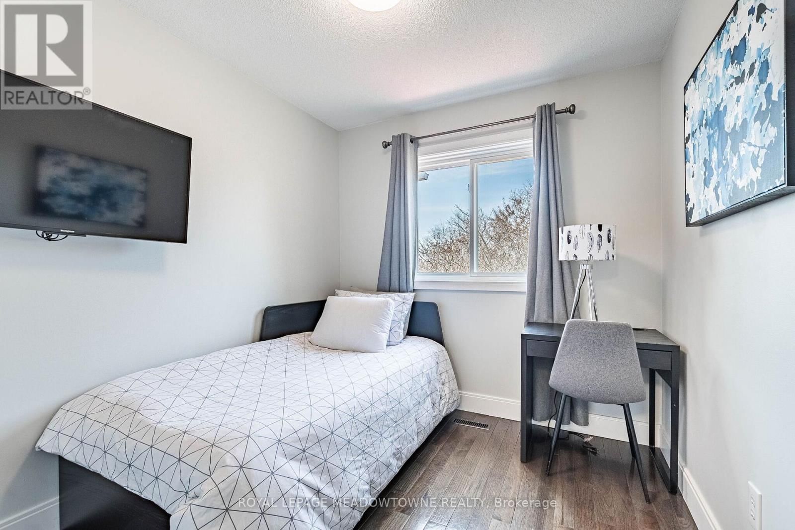 21 - 2300 BRAYS LANE Image 23