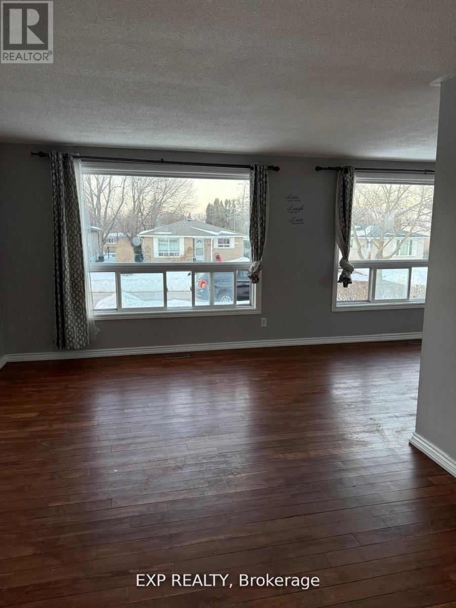 Upper - 17 GABLE DRIVE Image 3