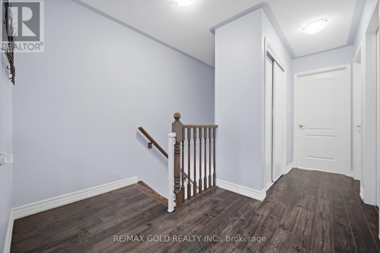 40 MEMORY LANE EAST Image 13