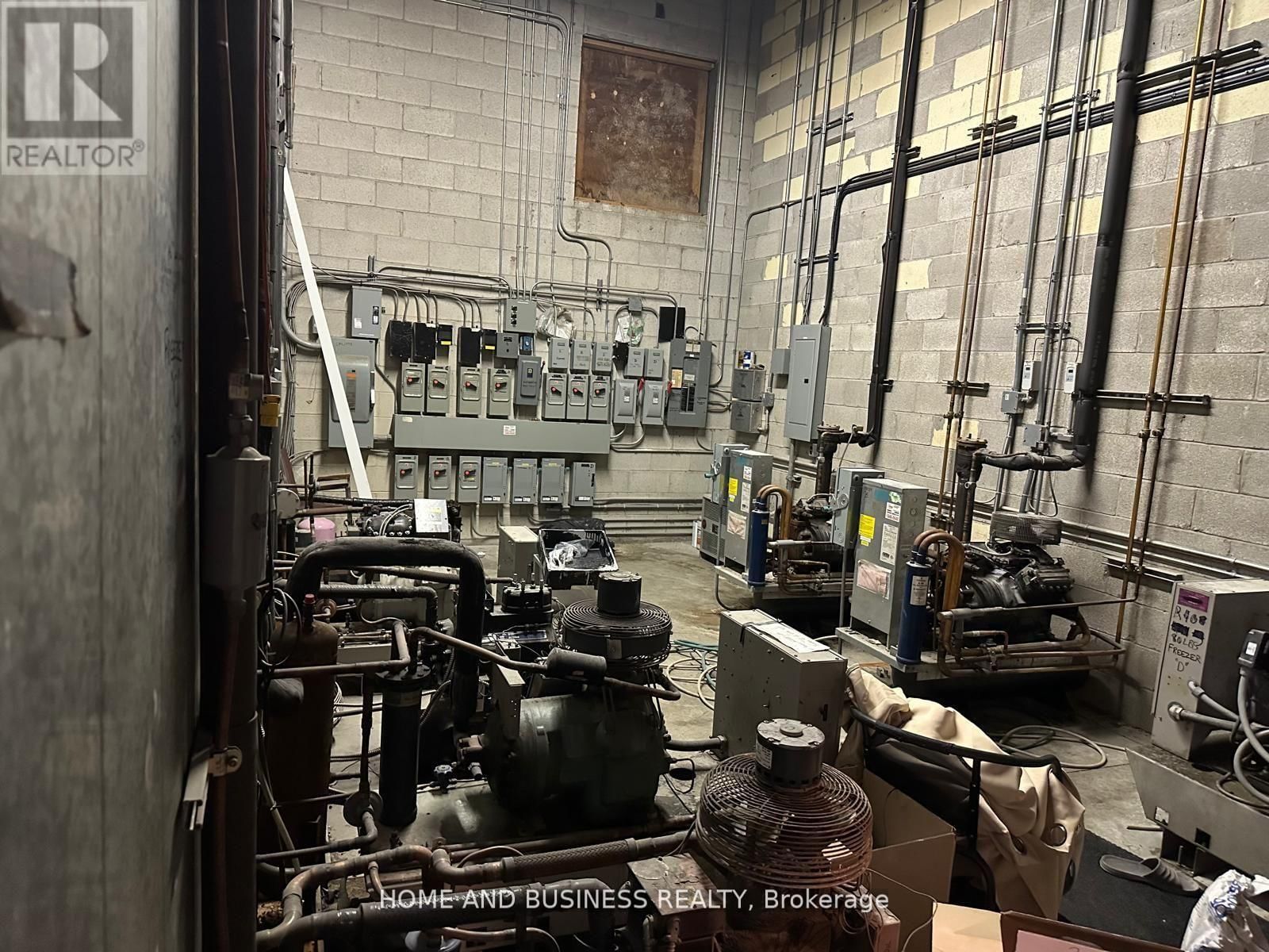 B - 1880 BONHILL ROAD Image 23