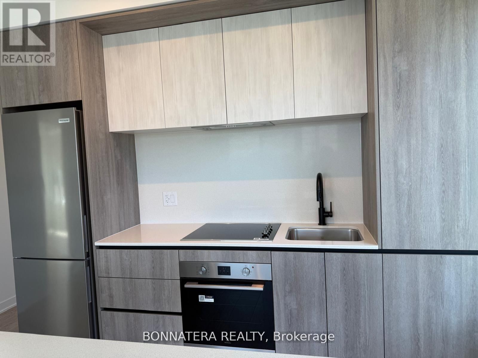 904 - 2495 EGLINTON AVENUE Image 8