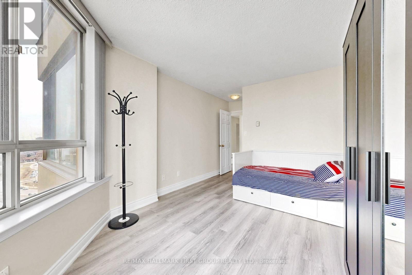 1603 - 3605 KARIYA DRIVE Image 28