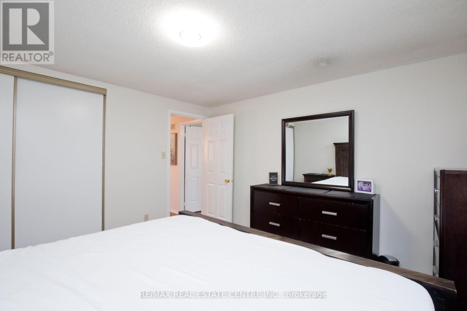 34 SMITHERS CRESCENT Image 39