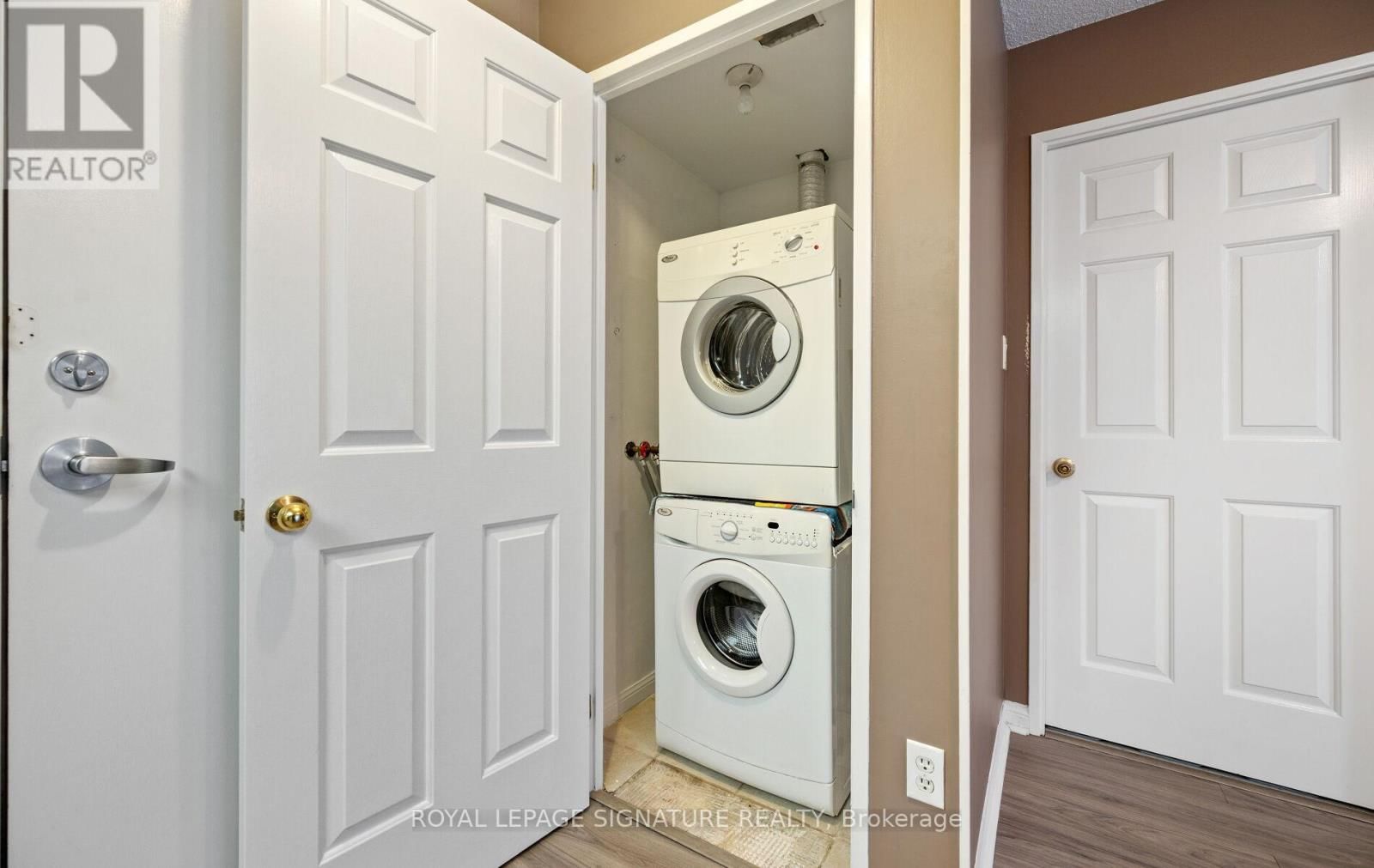 102 - 101 SUBWAY CRESCENT Image 18