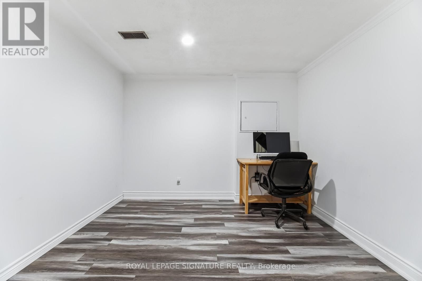 2498 MAINROYAL STREET SOUTH Image 33