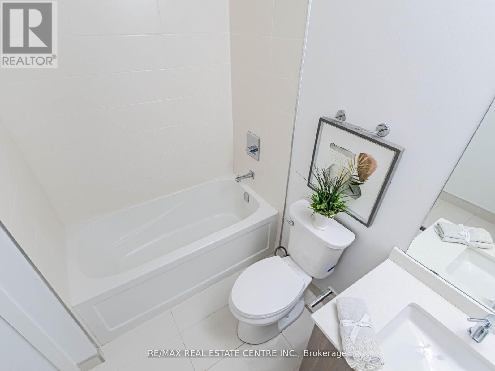 B314 - 5240 DUNDAS STREET Image 18