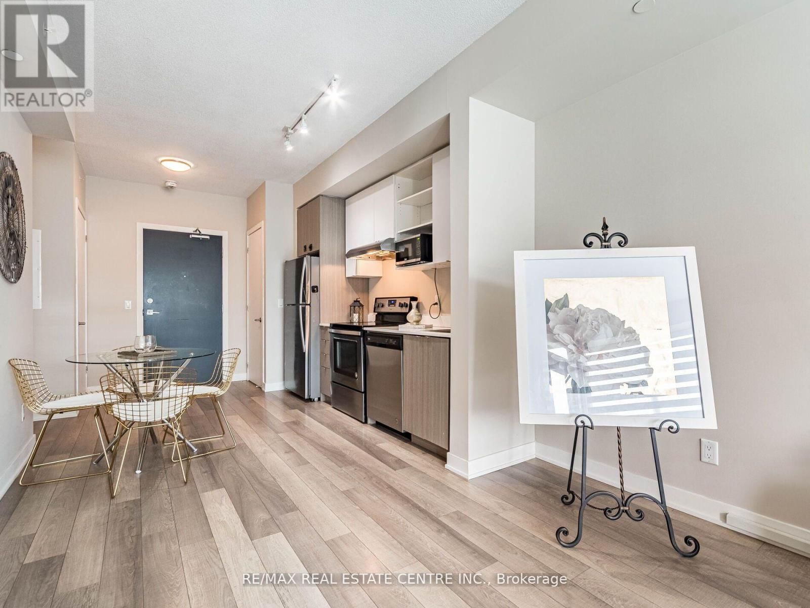 B314 - 5240 DUNDAS STREET Image 9