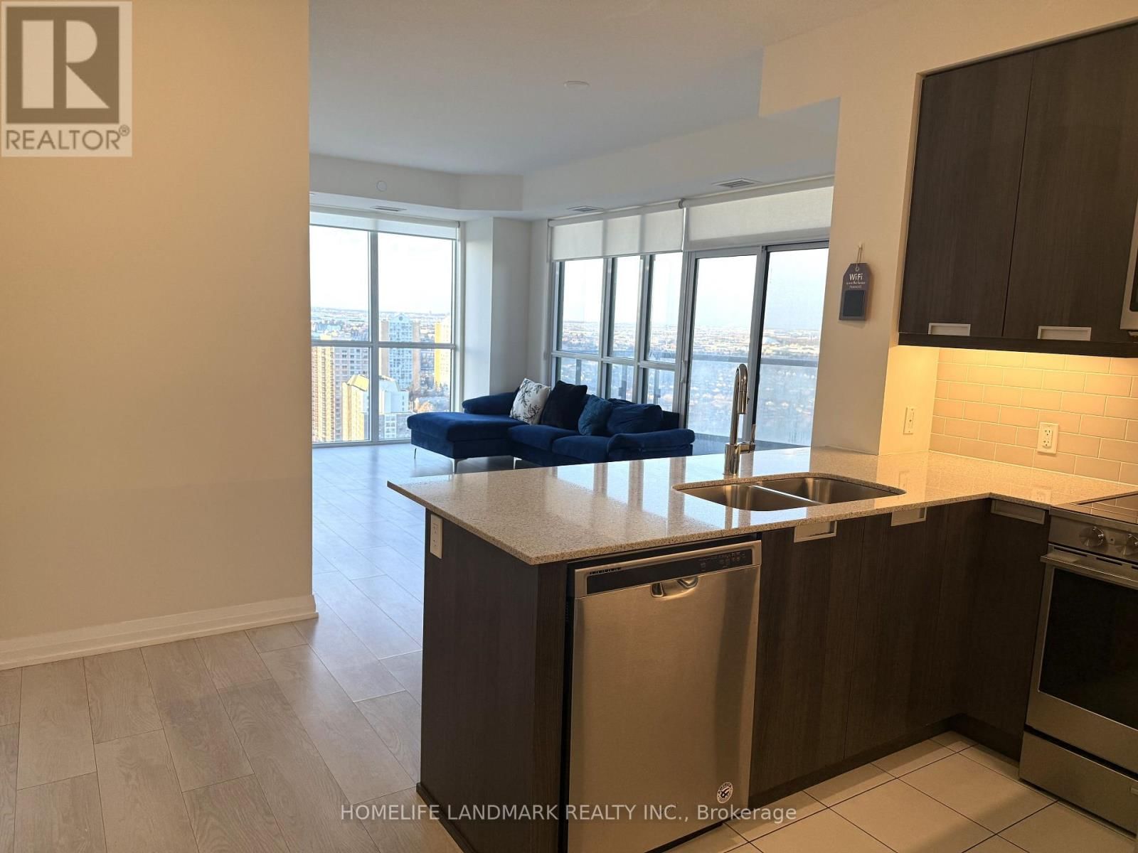 2618 - 35 WATERGARDEN DRIVE Image 10